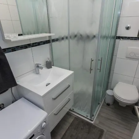 Apartment Stylish With Easy Access To Old Town
